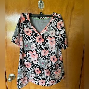 Healing hands size large scrub top. Smoke free home. No stains